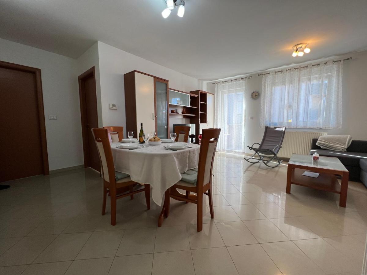 Apartman Ruza Apartment Pula Bagian luar foto