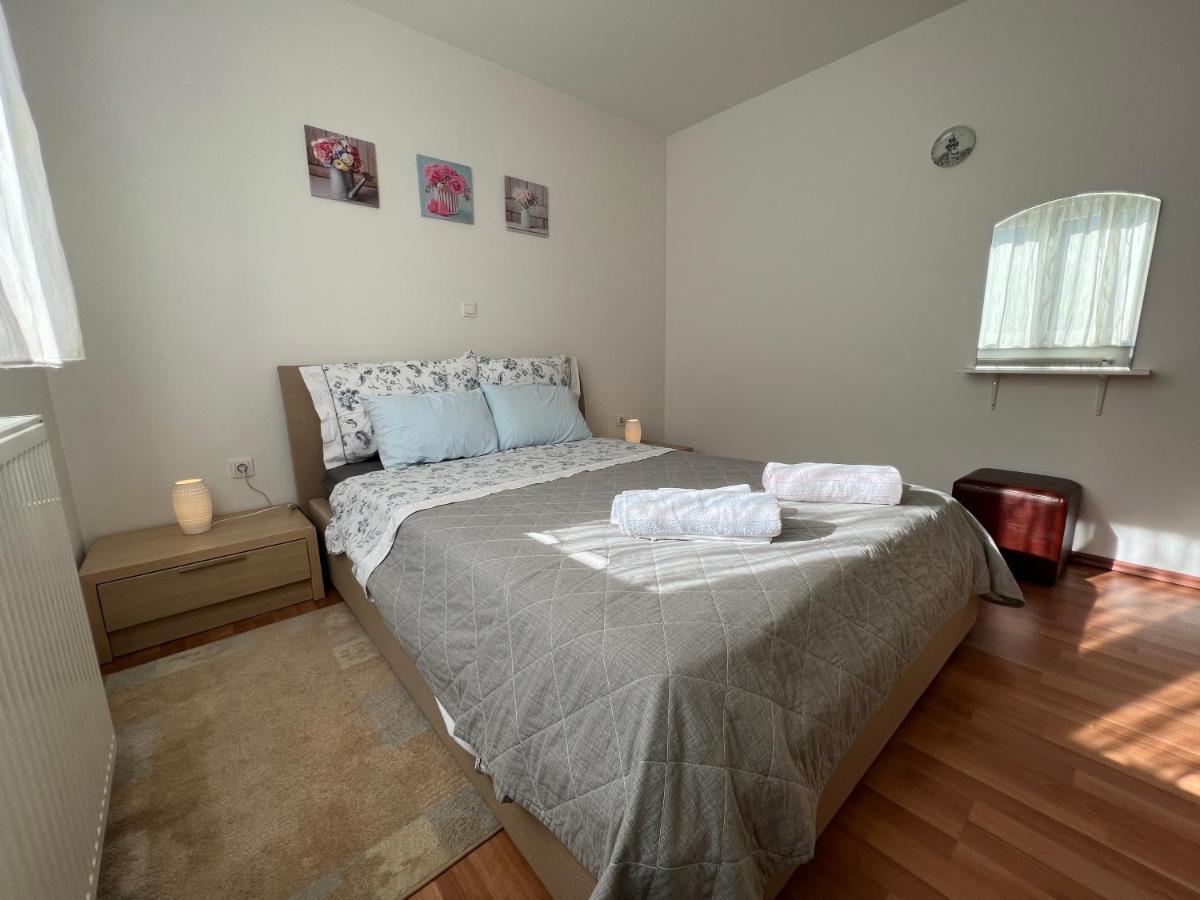 Apartman Ruza Apartment Pula Bagian luar foto